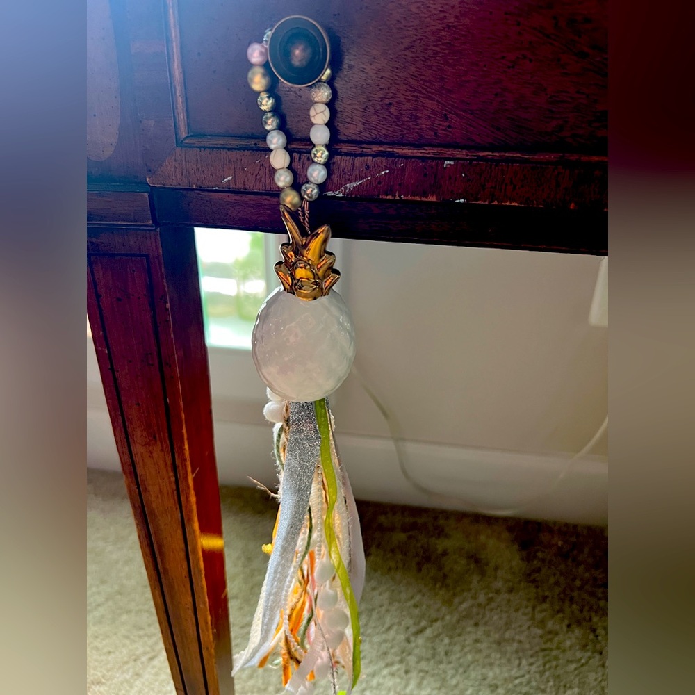 White and Gold Pineapple Tassel